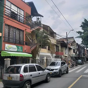 La Comunita-cinema Habitación en casa particular Medellín